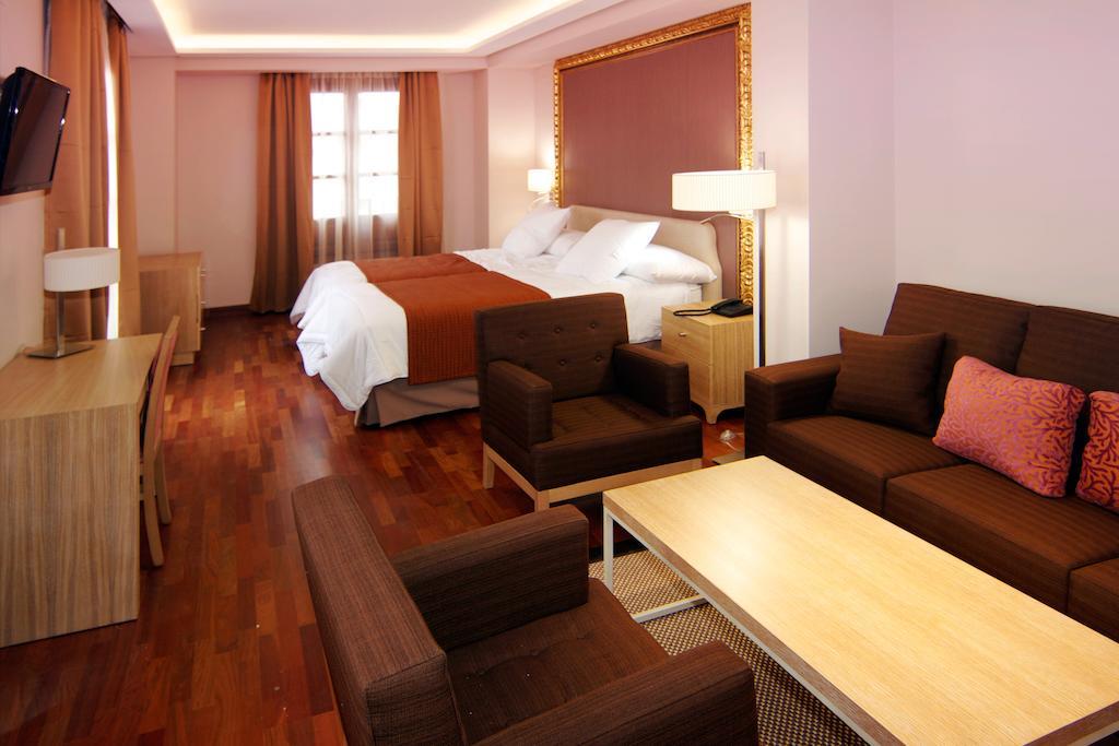 Casa Consistorial Hotel ฟูเอนฮิโรลา ภายนอก รูปภาพ